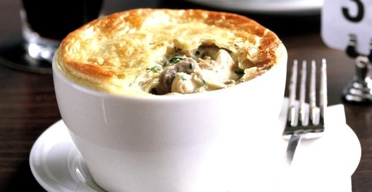 Курица с грибами в горшочке