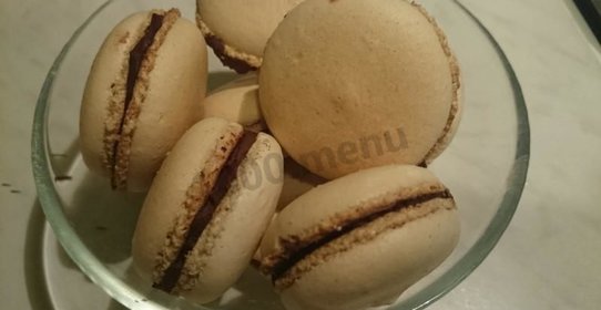 Макаруны с шоколадным кремом