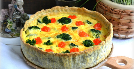 Пирог с брокколи и семгой