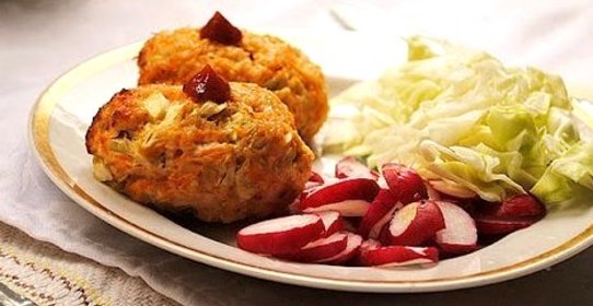 Запеченные куриные котлеты с овощами