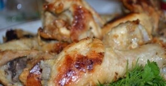 Курица запеченная в кефирном маринаде