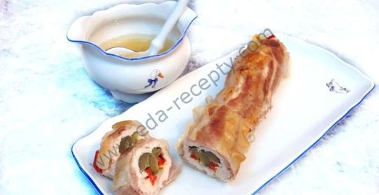 Куриный рулет в беконе