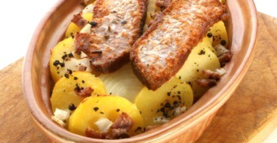 Картофель со шпигом