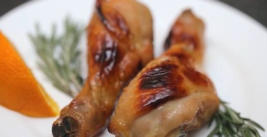 Курица на сковороде с корочкой