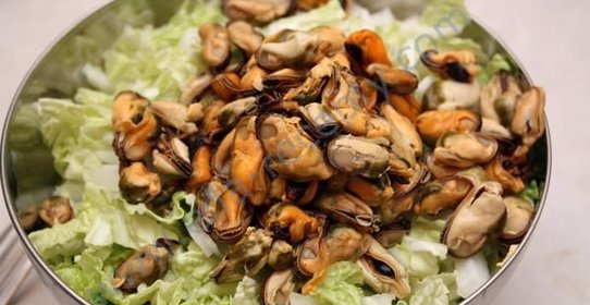 Салат с мидиями