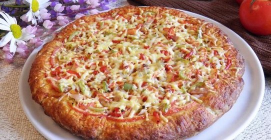 Пицца на творожном тесте с курицей