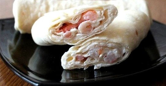 Рулетики с сливочным сыром и креветками