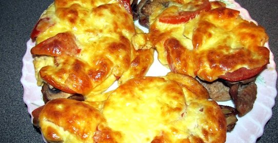 Мясо по-французски на сковороде с грибами