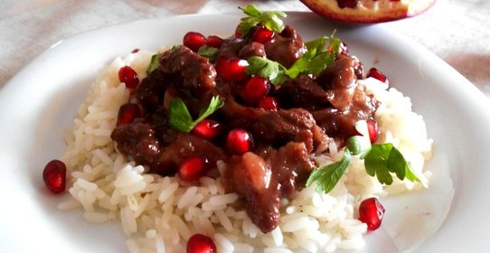 Мясо в гранатовом соусе