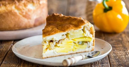 Ароматный пирог с картофелем