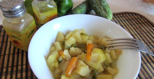 Рагу с зеленым горошком и болгарским перцем