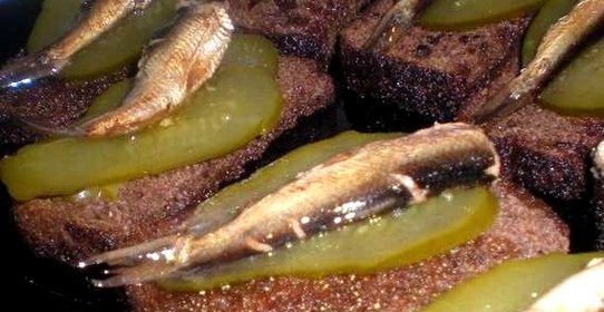 Гренки с шпротами