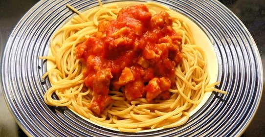 Спагетти с курицей и перчиком чили