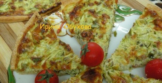 Пирог с кабачками, голубым сыром и кедровыми орешками