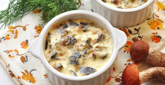 Жюльен из курицы в горшочках