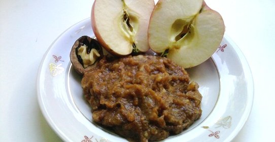 Фруктовое пюре из компотной гущи с медом и орехами