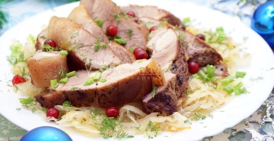 Мясо с квашеной капустой на Рождество