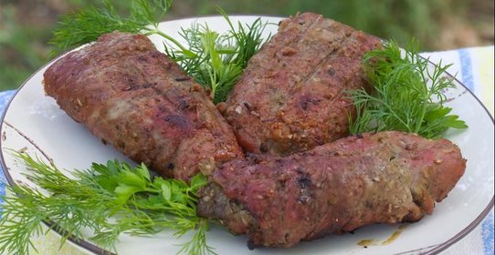 Рулет из телятины и баклажана