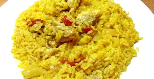 Рис с тушеными овощами и курицей