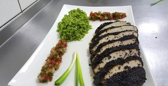 Филе индейки в медово-маковой панировке