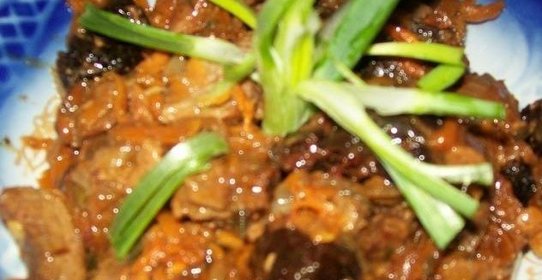 Говядина с черносливом и морковью