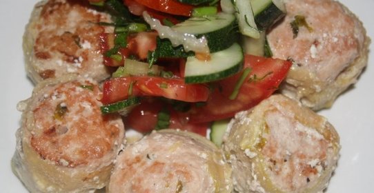Рулеты из кабачка с куриной начинкой