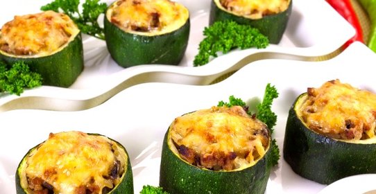 Цуккини, фаршированные мясом, грибами и рисом