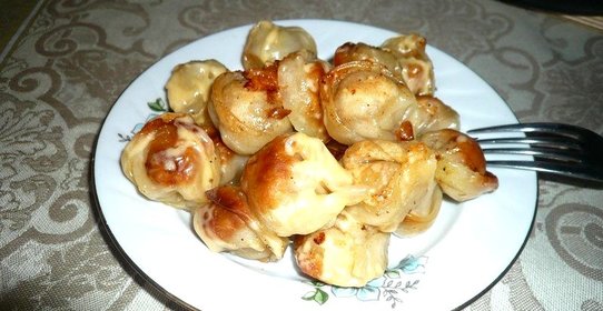 Жареные пельмени с сыром