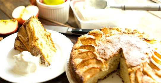 Открытый яблочный пирог