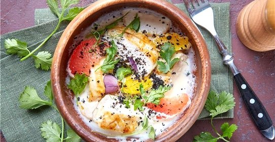 Куриное филе гриль с киноа и мякотью апельсинов