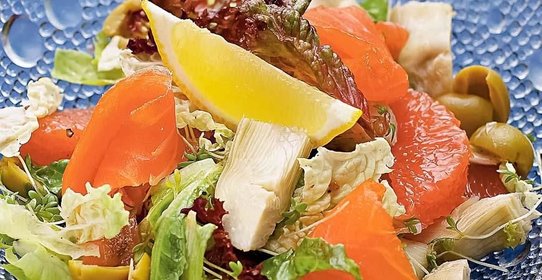 Салат из артишоков с семгой и грейпфрутом