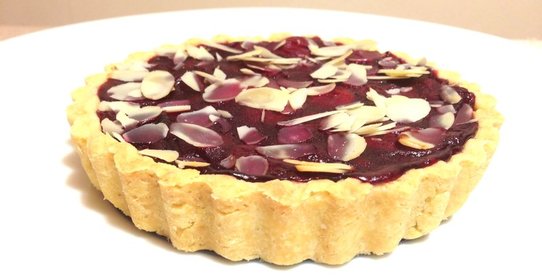Вишневый тарт с миндалем