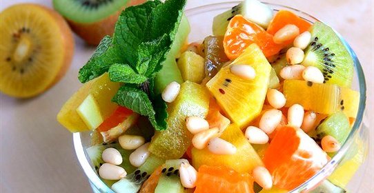 Фруктовый салат с золотым киви