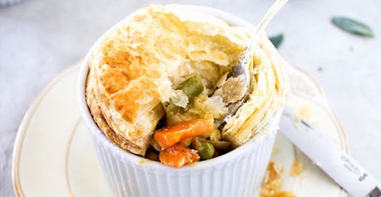 Овощные мини-пироги в горшочках