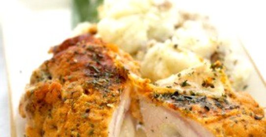 Рулетики из куриной грудки с сыром бри