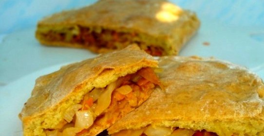 Пирог с тушеной капустой