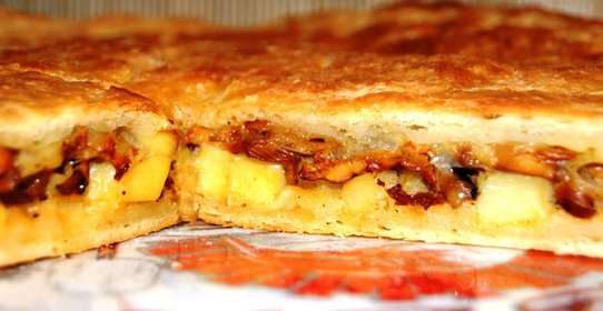 Пирог с лисичками и картофелем