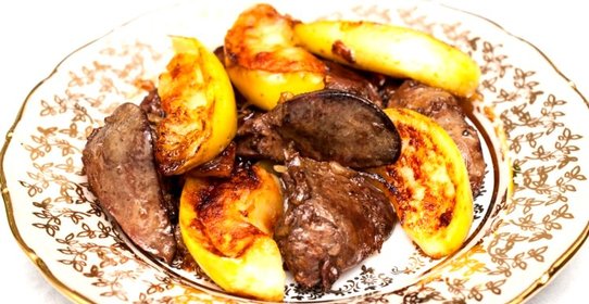 Печень индейки с яблоками