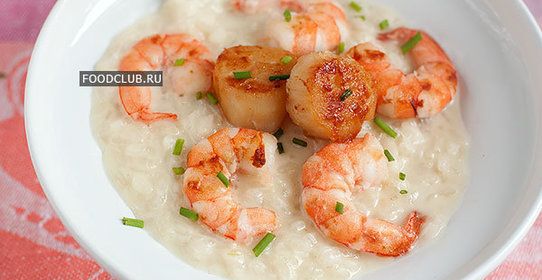 Ризотто с гребешками и креветками