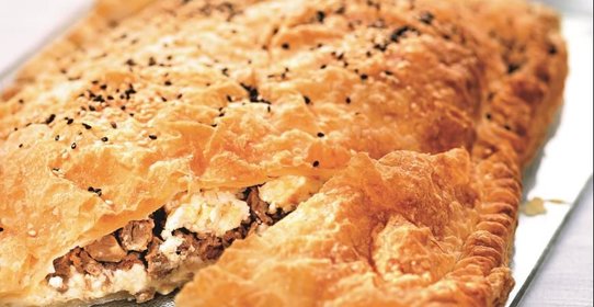 Мясной пирог с творогом