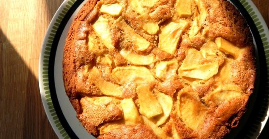 Йогуртовый пирог с яблоками