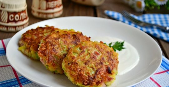 Котлеты из кабачков и картофеля с овсянкой и колбасой