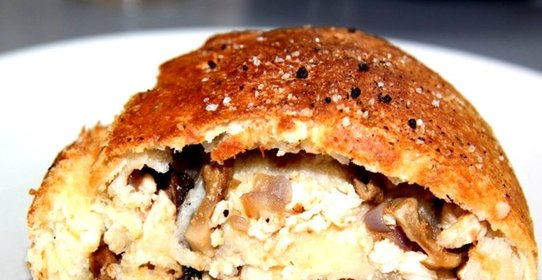 Штрудель с курицей и грибами