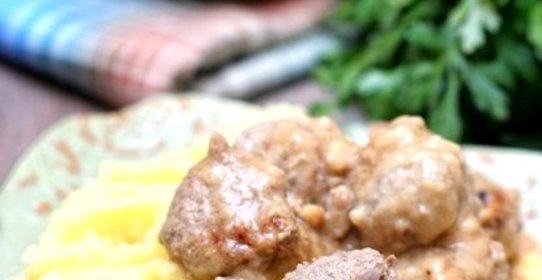 Шведские тефтели с соусом «Брюн Сос» (Brunsås)