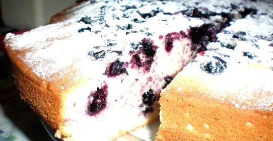 Дрожжевой пирог с черникой