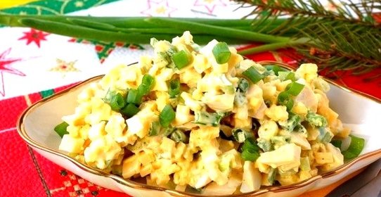 Салат из зелёного лука, сыра и яиц