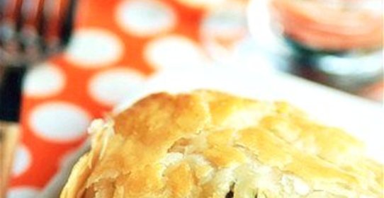 Куриные рулеты в слоеном тесте