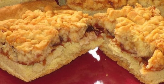 песочный тертый пирог с вареньем на маргарине