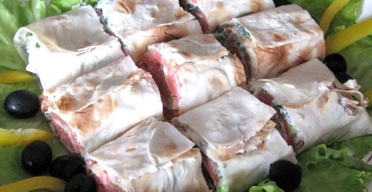 Рулетики с семгой и сыром филадельфия