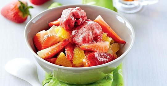 Клубничный салат с цитрусовыми